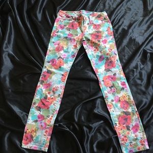 Aeropostale floral jeans in perfect condition